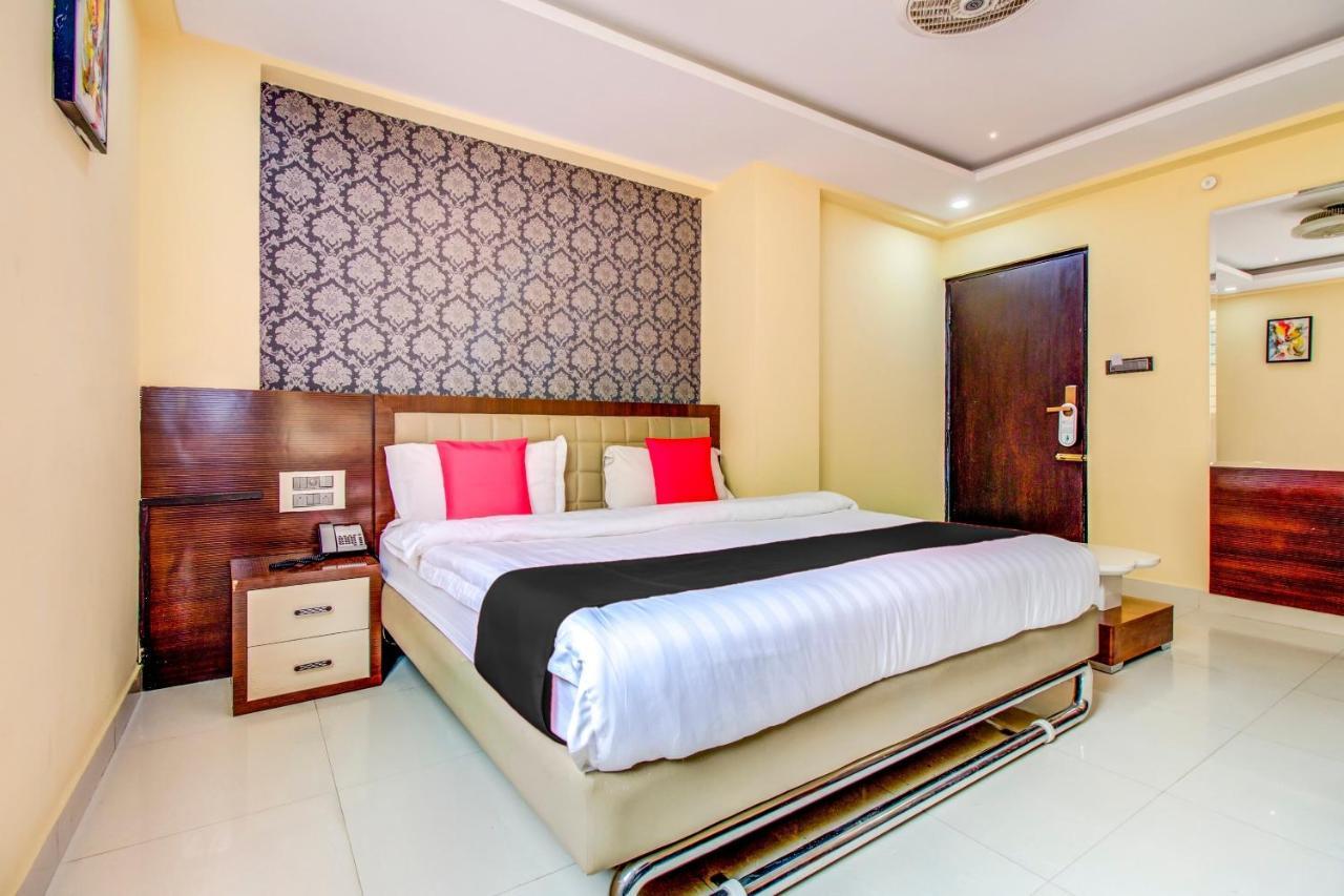 Capital O 5381 The Emirates Hotel Bangalore Bagian luar foto