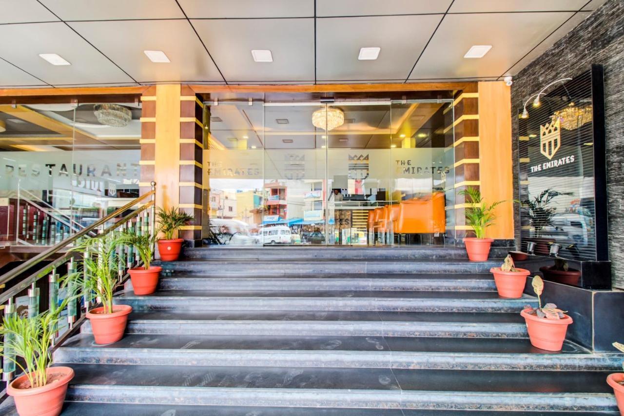 Capital O 5381 The Emirates Hotel Bangalore Bagian luar foto