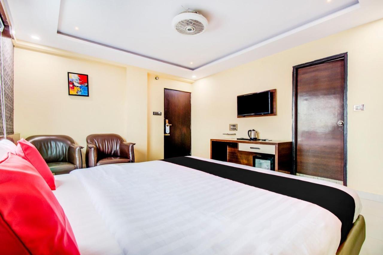 Capital O 5381 The Emirates Hotel Bangalore Bagian luar foto
