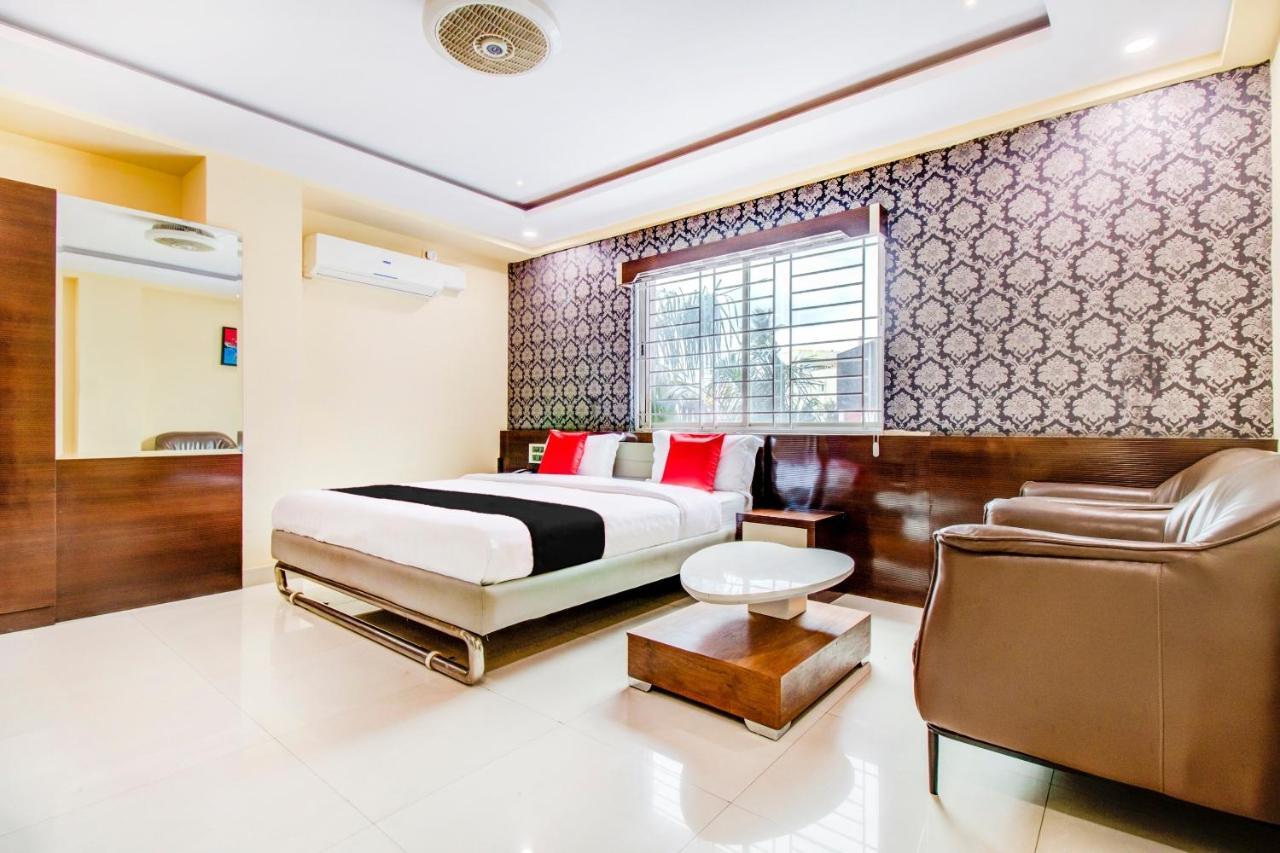 Capital O 5381 The Emirates Hotel Bangalore Bagian luar foto