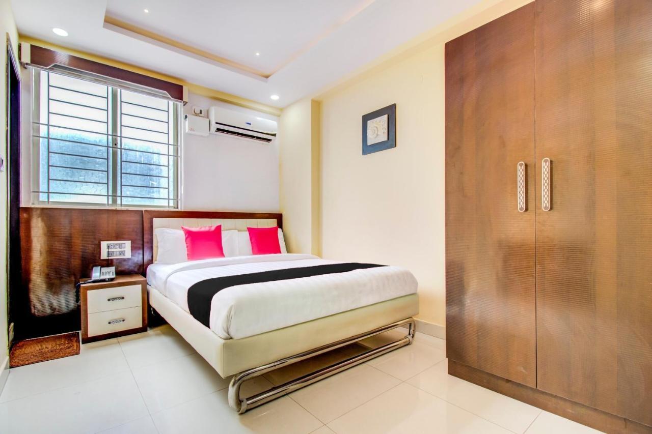 Capital O 5381 The Emirates Hotel Bangalore Bagian luar foto